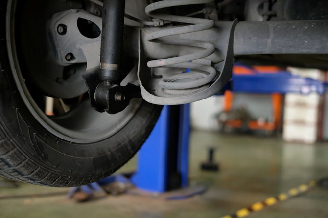 5 Major Signs Your Car Needs Suspension Repair